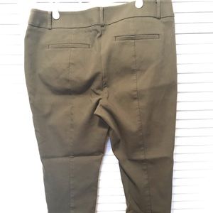LOFT Pants - Ann Taylor LOFT Julie Skinny pants, size 12 LOFT Pants - Ann Taylor LOFT Julie Skinny pants, size 12